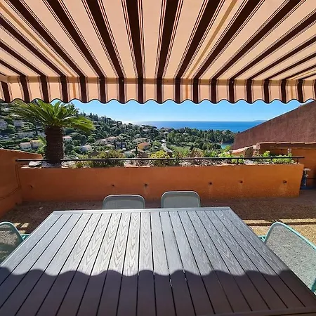 Appartamento Maison Avec Terrasse Vue Mer A Quelques Marches De La Fossette Le Lavandou